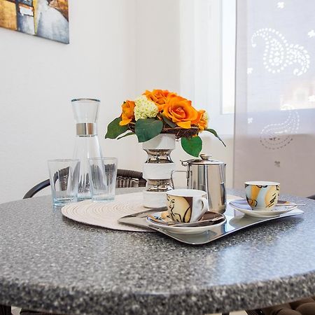 Apartmani Pavo Vodice Zewnętrze zdjęcie