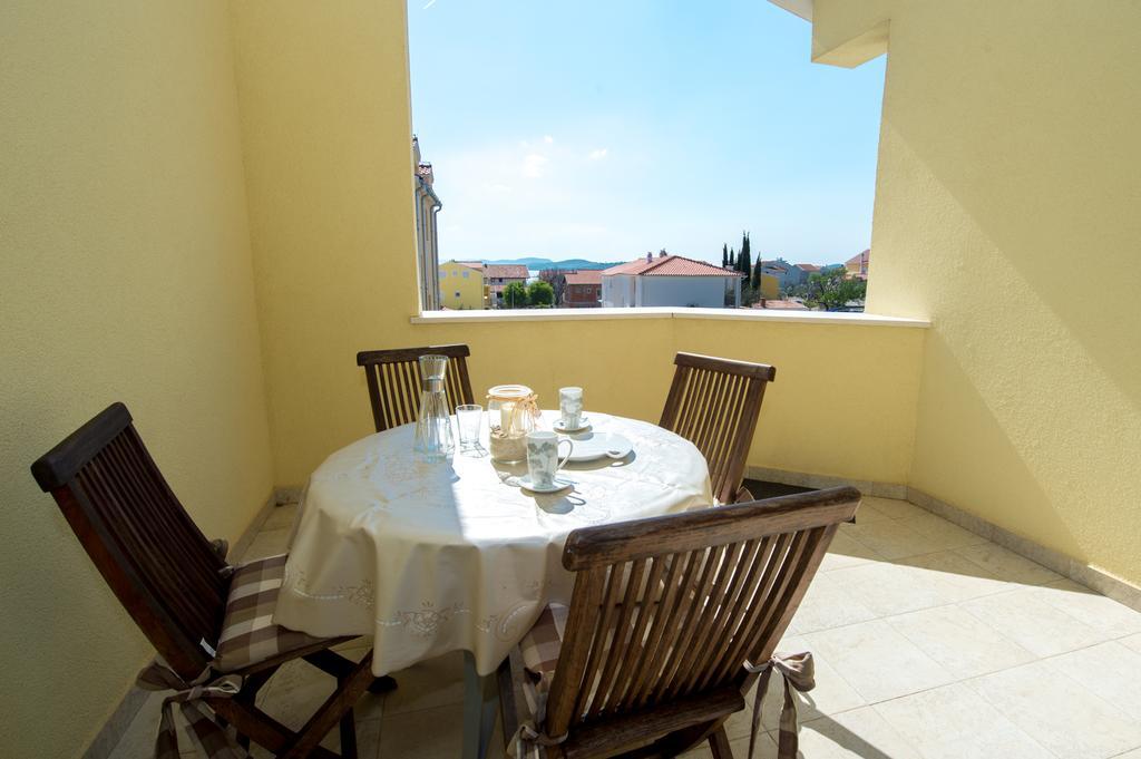 Apartmani Pavo Vodice Zewnętrze zdjęcie