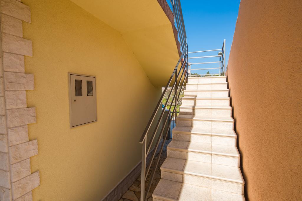 Apartmani Pavo Vodice Zewnętrze zdjęcie